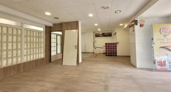 Local en avenida de Cataluña, 14