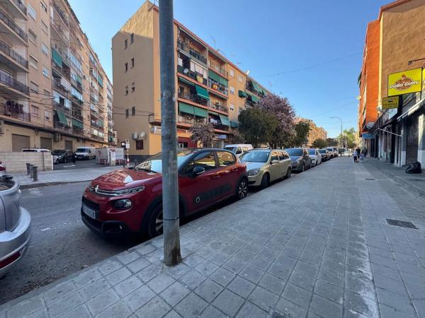 Local en calle General Espartero, 124