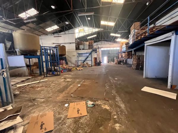 Nave en Barrio Ciudad de Asís - Font-Calent - El Bacarot