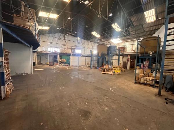 Nave en Barrio Ciudad de Asís - Font-Calent - El Bacarot