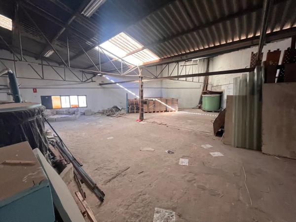 Nave en Barrio Ciudad de Asís - Font-Calent - El Bacarot