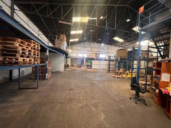 Nave en Barrio Ciudad de Asís - Font-Calent - El Bacarot