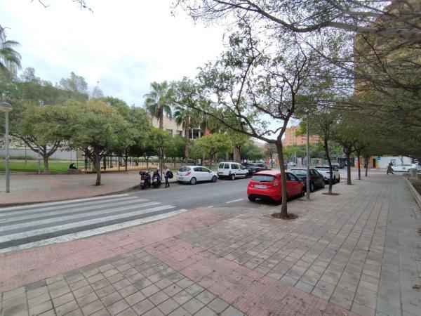 Local en calle Artista Foguerer