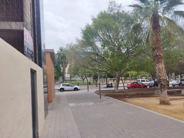 Local en calle Artista Foguerer