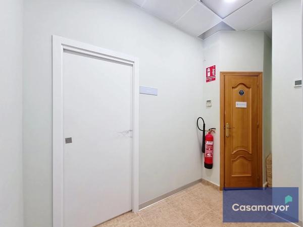 Local en avenida General Marvá