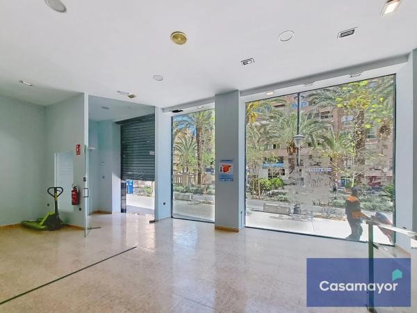 Local en avenida General Marvá