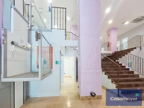 Local en avenida General Marvá