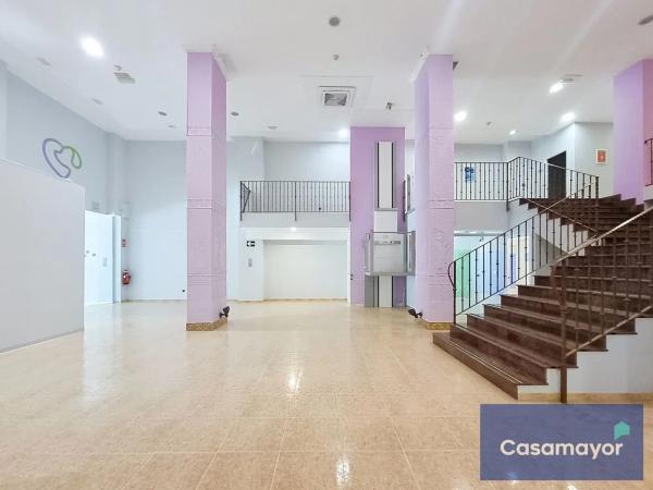 Local en avenida General Marvá