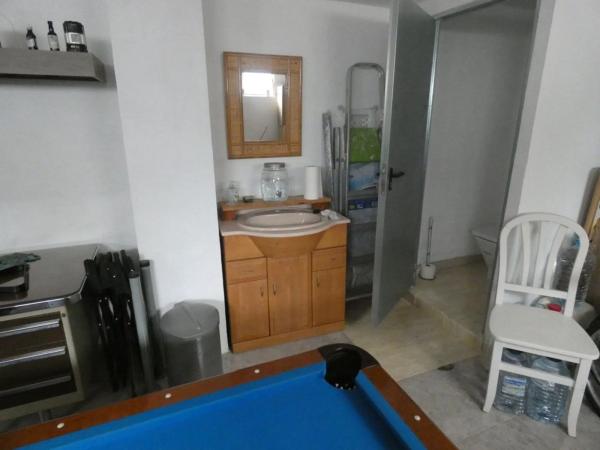 Local en calle de la Virgen de la Salud, 3