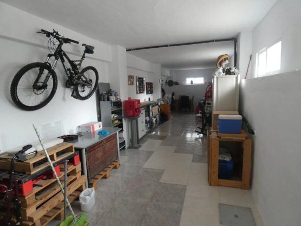 Local en calle de la Virgen de la Salud, 3