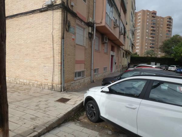 Local en calle de la Virgen de la Salud, 3