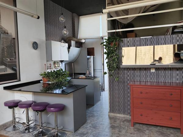 Local en avenida Benidorm, 18