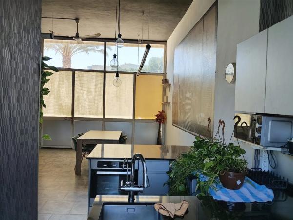 Local en avenida Benidorm, 18