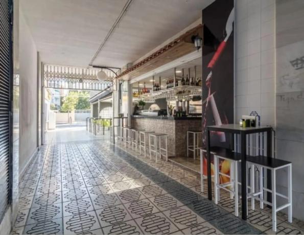 Local en avenida de Holanda, 12