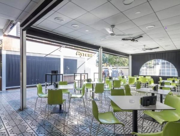 Local en avenida de Holanda, 12