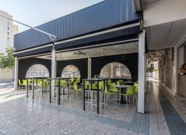 Local en avenida de Holanda, 12