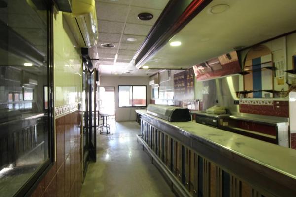 Local en calle Cefeo, 60