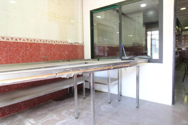 Local en calle Cefeo, 60