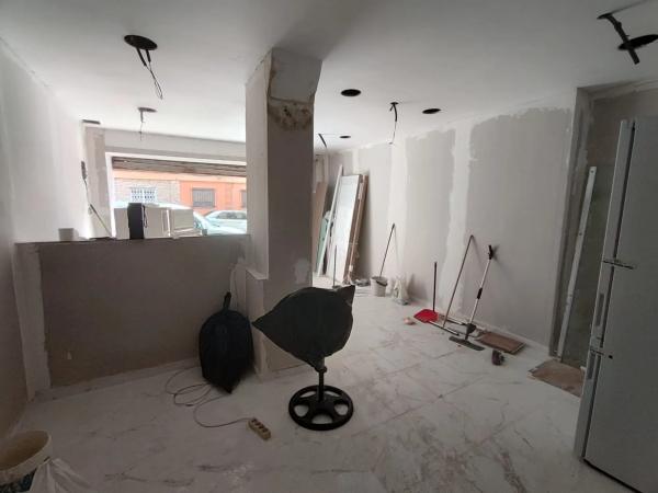 Local en calle Pradilla, 39