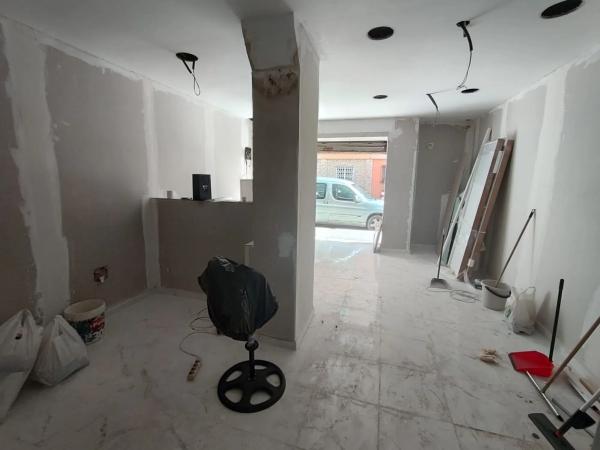 Local en calle Pradilla, 39