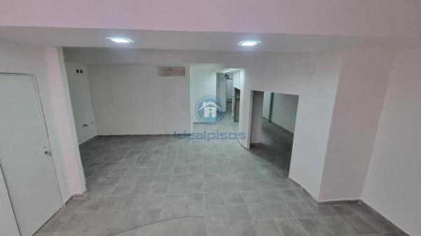 Local en calle Antonio Maura, 26