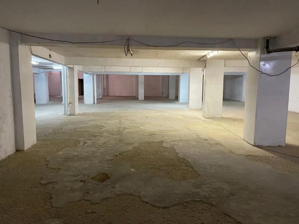 Local en calle Cánovas del Castillo