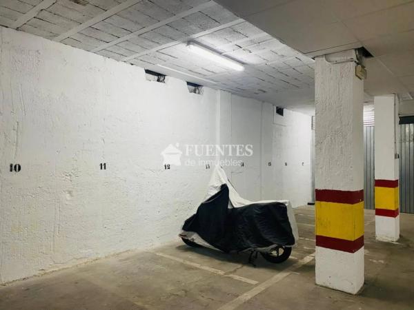 Local en calle Pinoso