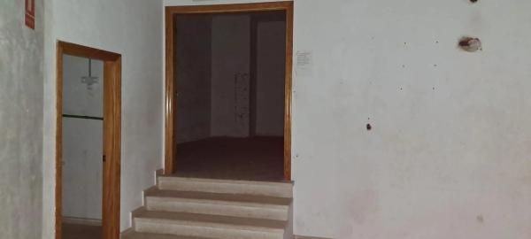 Local en calle Francisco Verdú