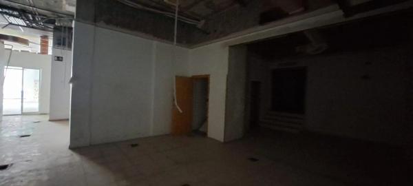 Local en calle Francisco Verdú