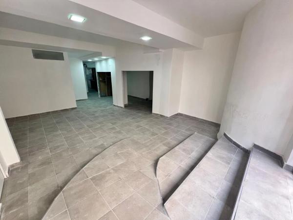 Local en calle Antonio Maura