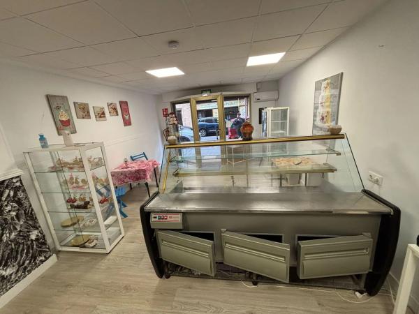 Local en calle Foguerer, 18