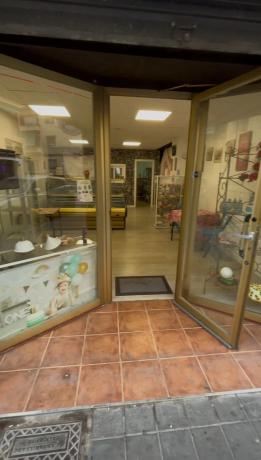 Local en calle Foguerer, 18