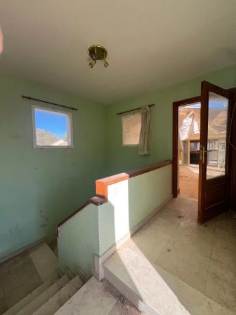 Local en camino del Faro, 11