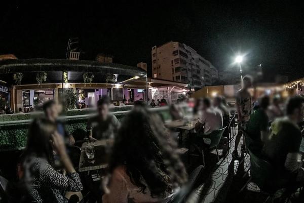 Local en avenida Países Escandinavos, 8