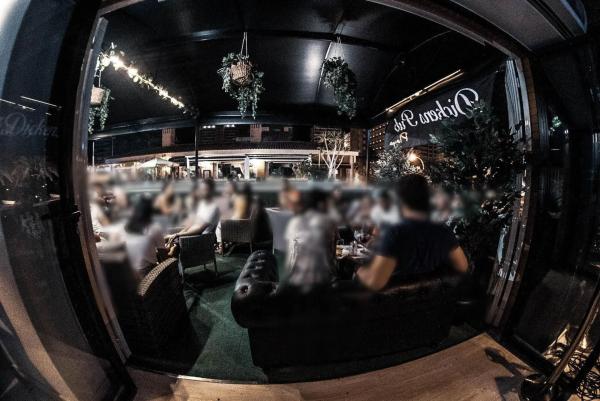 Local en avenida Países Escandinavos, 8