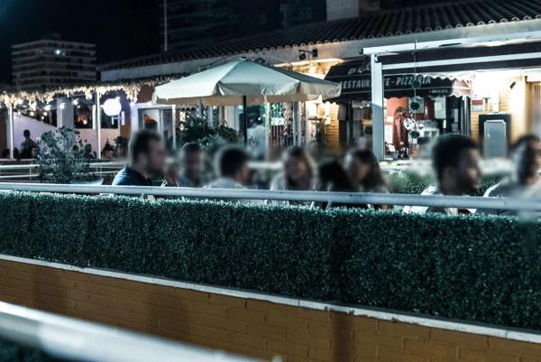 Local en avenida Países Escandinavos, 8