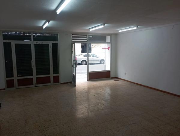 Local en calle Almoradí