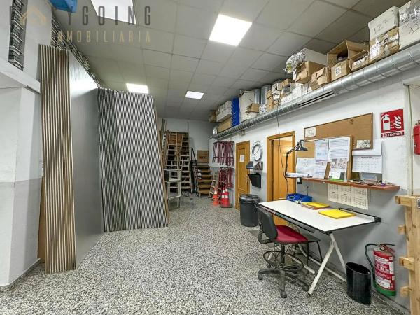 Local en calle Pol Lux