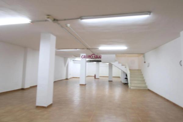 Local en avenida d'Oriola, 20