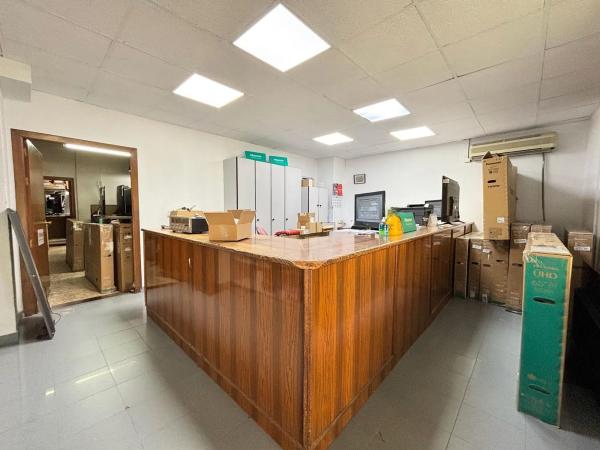 Local en calle Churruca, 11