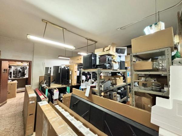 Local en calle Churruca, 11