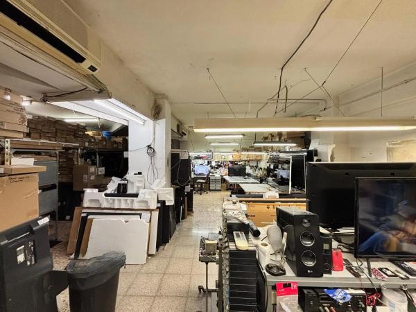 Local en calle Churruca, 11