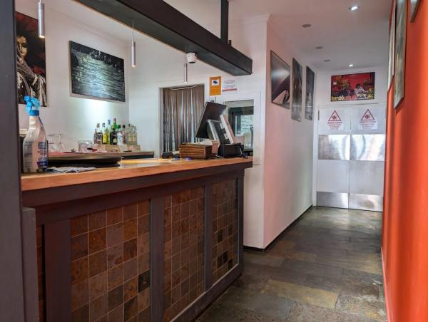 Local en avenida de Niza, 5