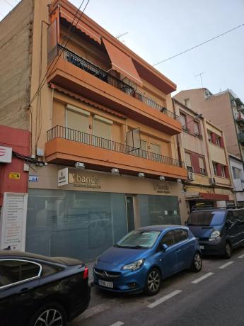 Local en calle Jaime Segarra