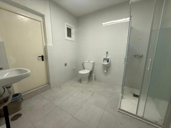 Local en Barrio Carolinas Bajas