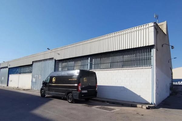 Nave en calle Abogado Andres Charques, 2