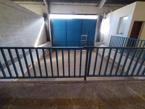 Nave en calle Abogado Andres Charques, 2