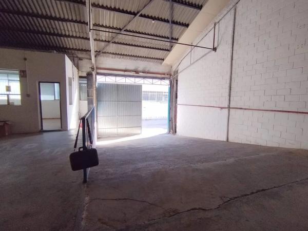 Nave en calle Abogado Andres Charques, 2