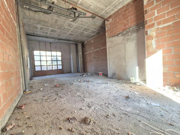 Local en calle Trident