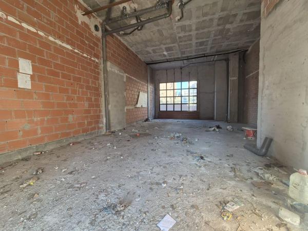 Local en calle Trident